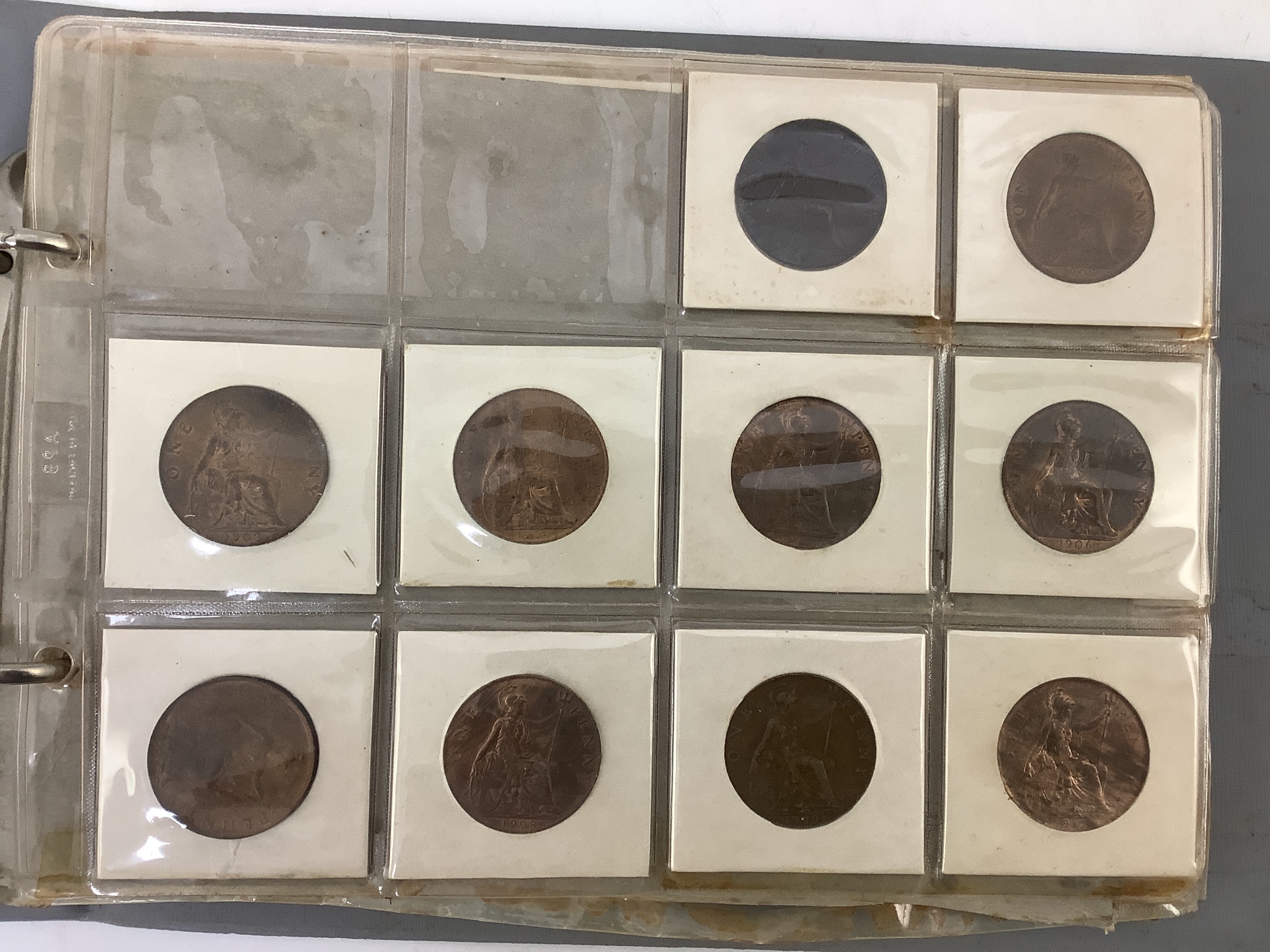 Queen Victoria to Queen Elizabeth II one penny coins, a long run from 1901-1967, the majority good EF to aUNC, including scarce 1904, 1922 and 1926 one pennies, aUNC